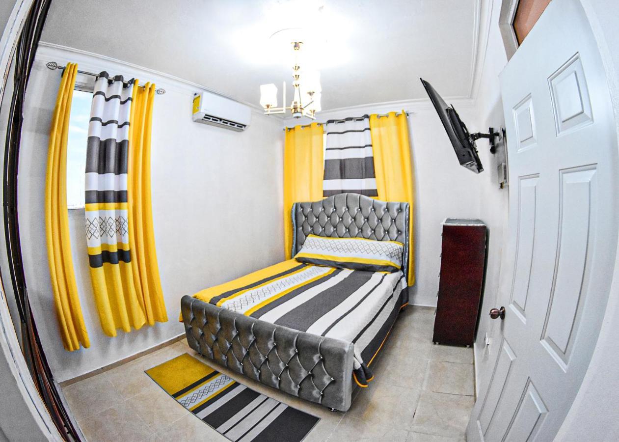 Apartamento En La Carreras Proximo Al Monumento Сантьяго-де-лос-Кабальерос Экстерьер фото