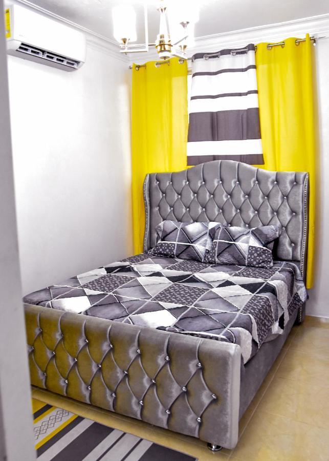 Apartamento En La Carreras Proximo Al Monumento Сантьяго-де-лос-Кабальерос Экстерьер фото